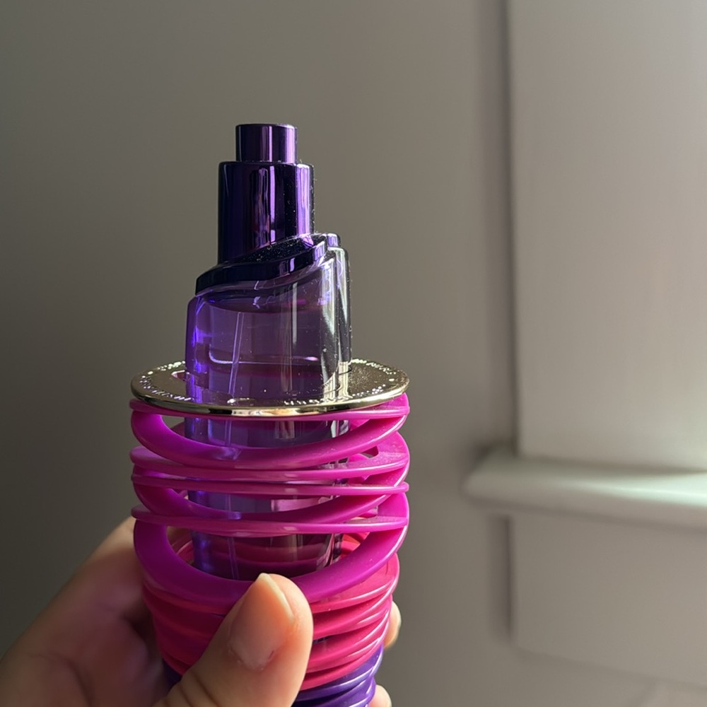 Justin Bieber perfume Girlfriend - Picture 5 of 5